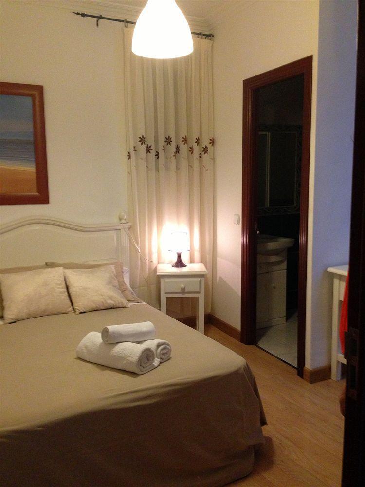Hostal La Estrella Madrid Exterior photo