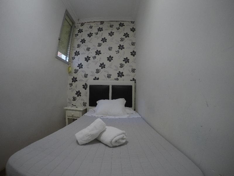 Hostal La Estrella Madrid Exterior photo